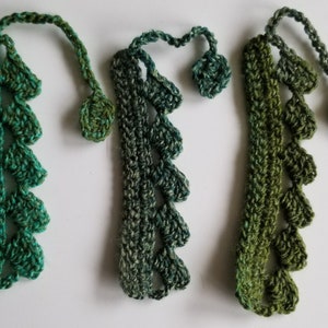 Scalloped Edge Crochet Bookmarks image 1