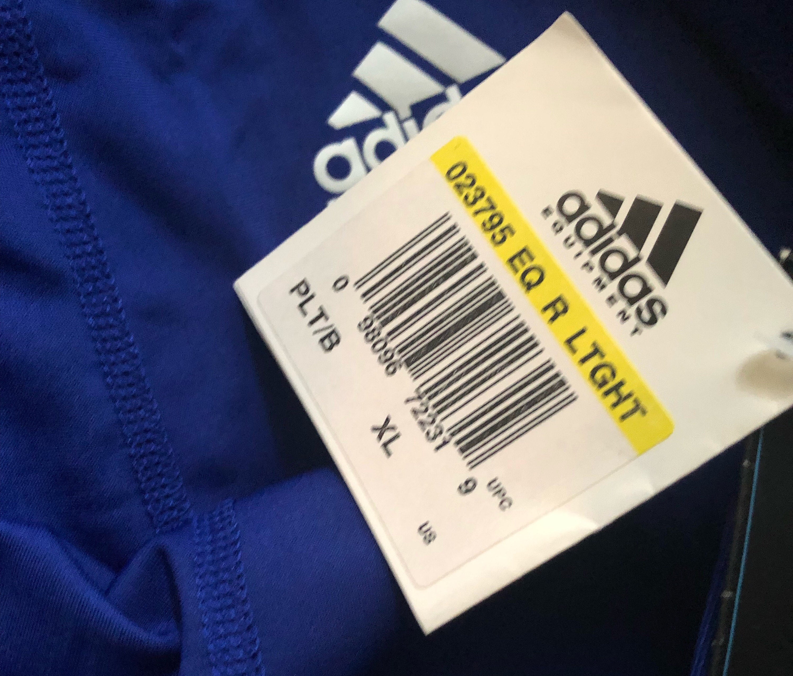 Adidas us size xl top