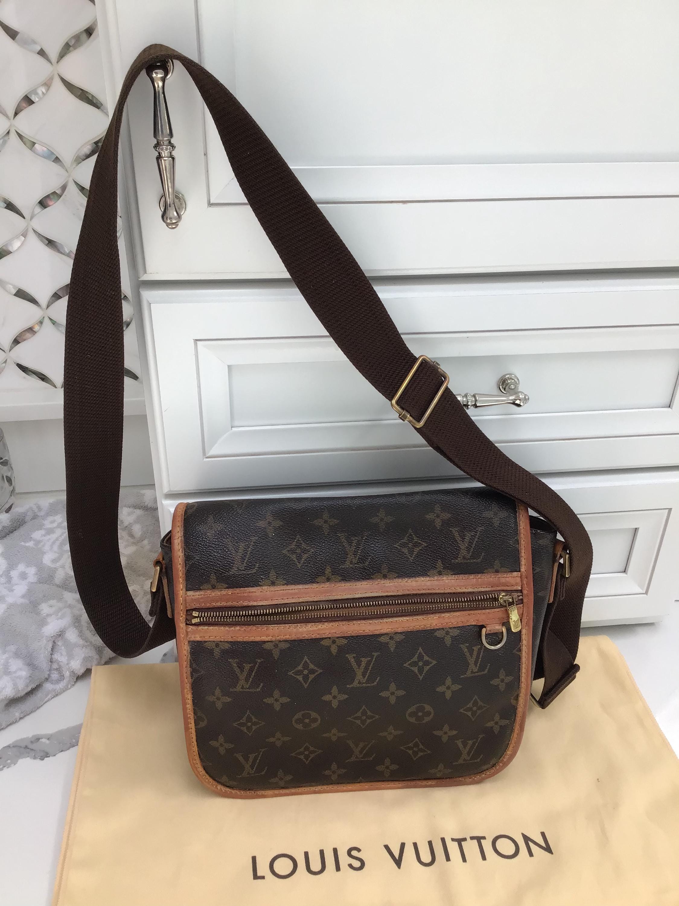 Authentic Louis Vuitton monogram bosphore pm crossbody shoulder crossbody flap bag