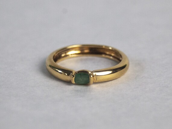 Green emerald ring