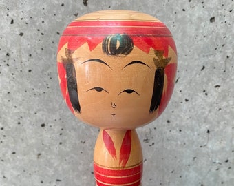 Vintage Japanse Kokeshi houten pop. Kokeshi-pop