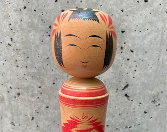 Vintage Japanse Kokeshi houten pop. Kokeshi-pop