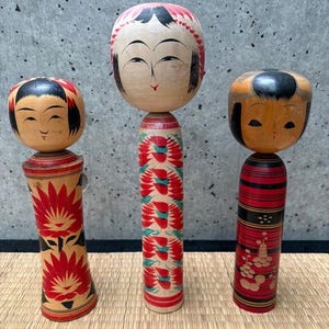 Vintage Japanese Kokeshi Wooden doll. Kokeshi doll
