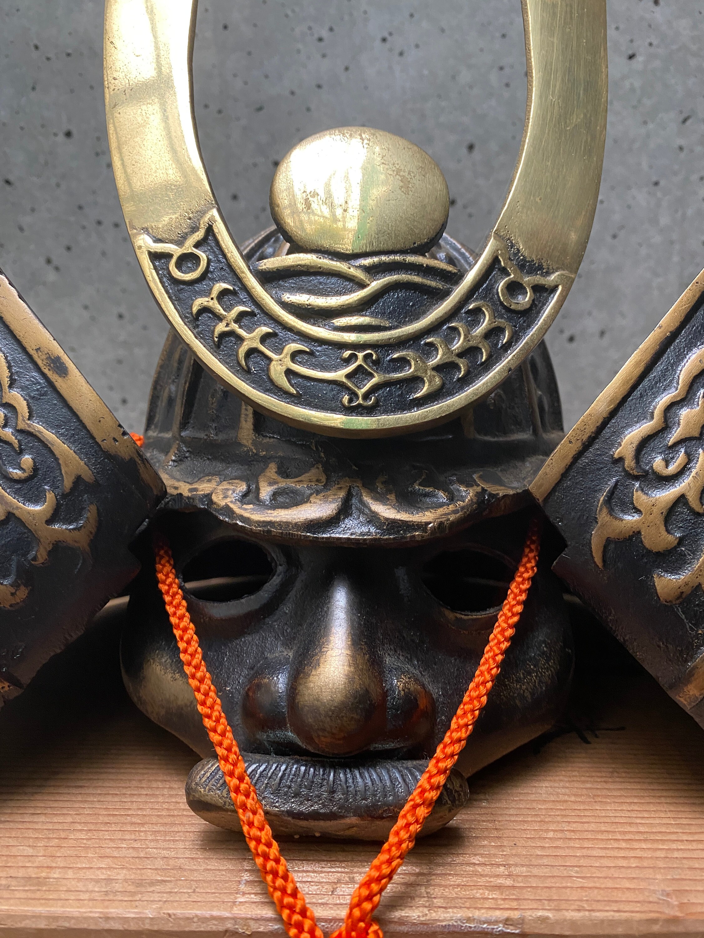 Traditional Japanese Vintage Samurai Cast Iron Helmet Traditional Japanese Vintage Samurai Cast Iron Helmet