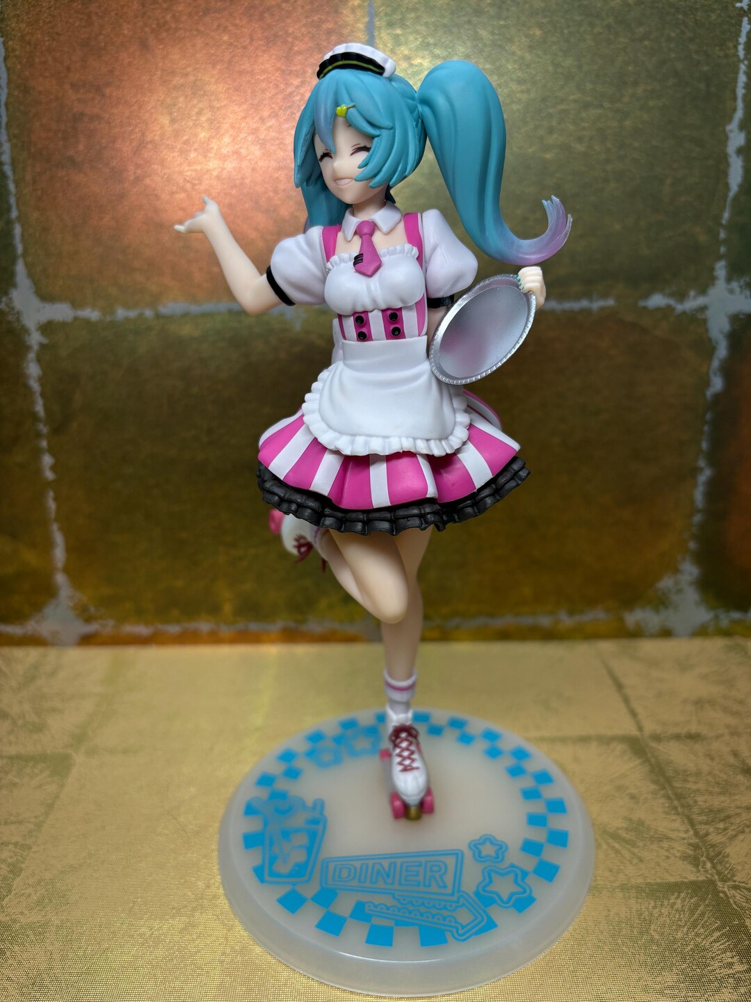 miku figure white dress brown corset bows in hair Sega Project Diva Arcade Future Tone Hatsune Super Premium Action Dress, 9" : Toys & Games Flex those digital lungs I really wanna cosplay this