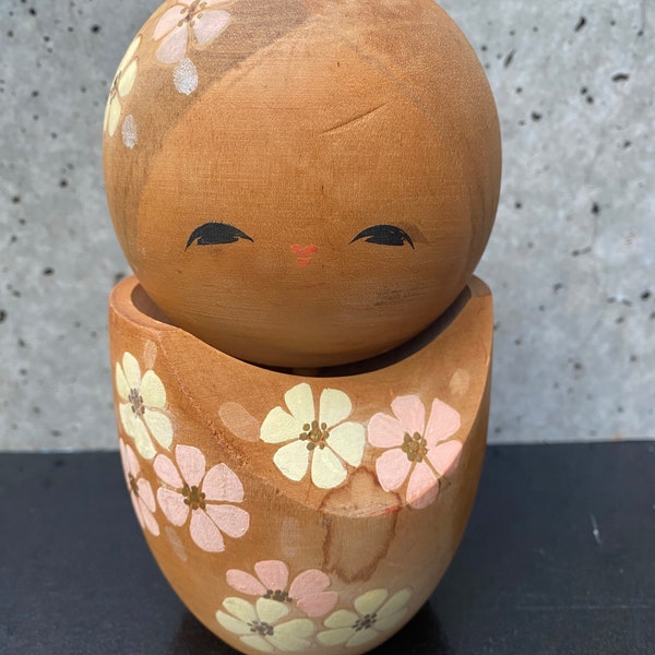 poupée japonaise vintage en bois Kokeshi. Poupée Kokeshi