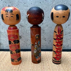 Vintage Japanese Kokeshi Wooden doll. Kokeshi doll