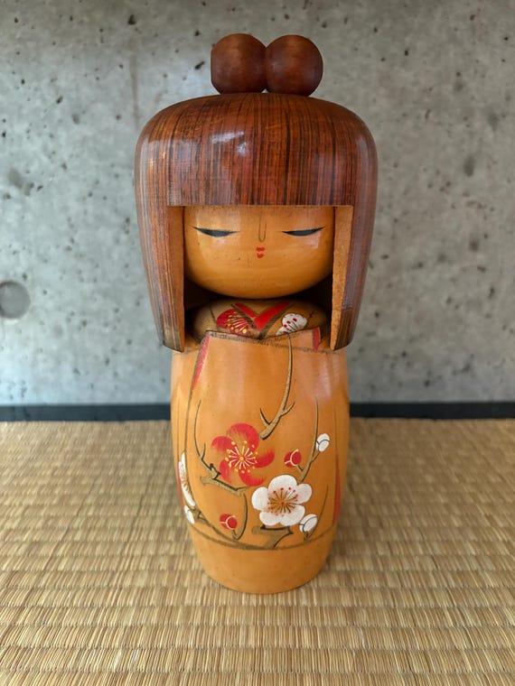 ヴィンテージの木製こけし：梅の花 - Etsy 日本