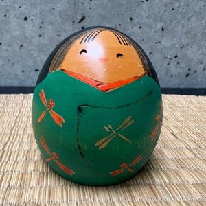 ヴィンテージの日本のこけし木製人形。こけし人形
