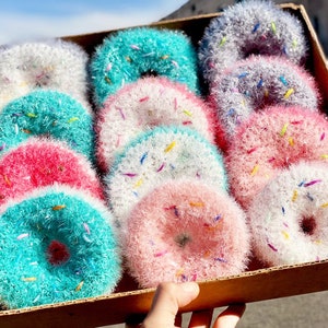 Handmade Donut Dish Sponge: Eco-Friendly Polyester Yarn Scrubber