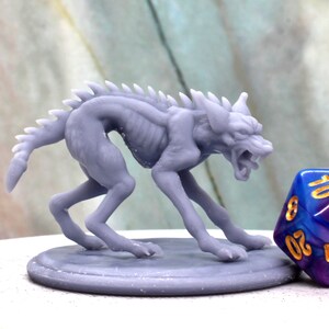 Miniatura do monstro Dire Jackal, impressão em resina 3D. Disponível impresso, preparado ou pintado!