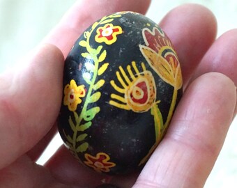 Traditional Ukrainian-style Batik Banty Chicken Egg / Pysanka / Pysanki / Pysanky / Wax Resist / Easter Egg