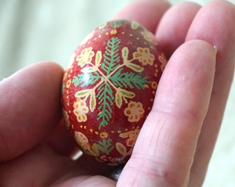 Traditional Ukrainian-style Batik Banty Chicken Egg / Pysanka / Pysanki / Pysanky / Wax Resist / Easter Egg