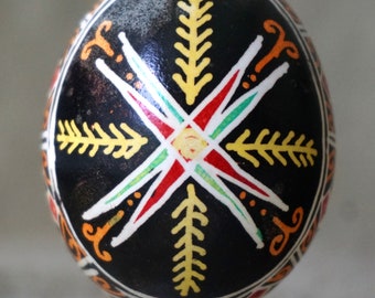 Traditional Ukrainian-style Batik Chicken Egg / Pysanka / Pysanki / Pysanky / Wax Resist / Easter Egg