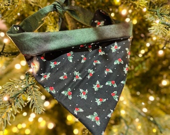 Reversible festive dog bandanna with Embroidery