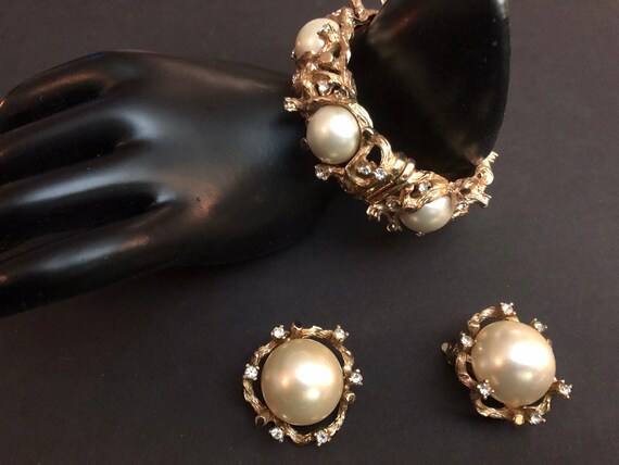 Vintage Kramer rhinestone and pearl bracelet and e