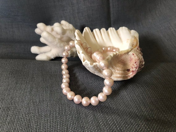 Pink pearl necklace