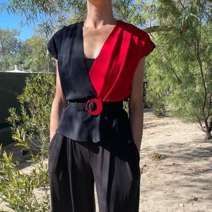 Rot Schwarz 2-farbige 80er bis 40er Jahre Vintage Bluse mit Gürtel