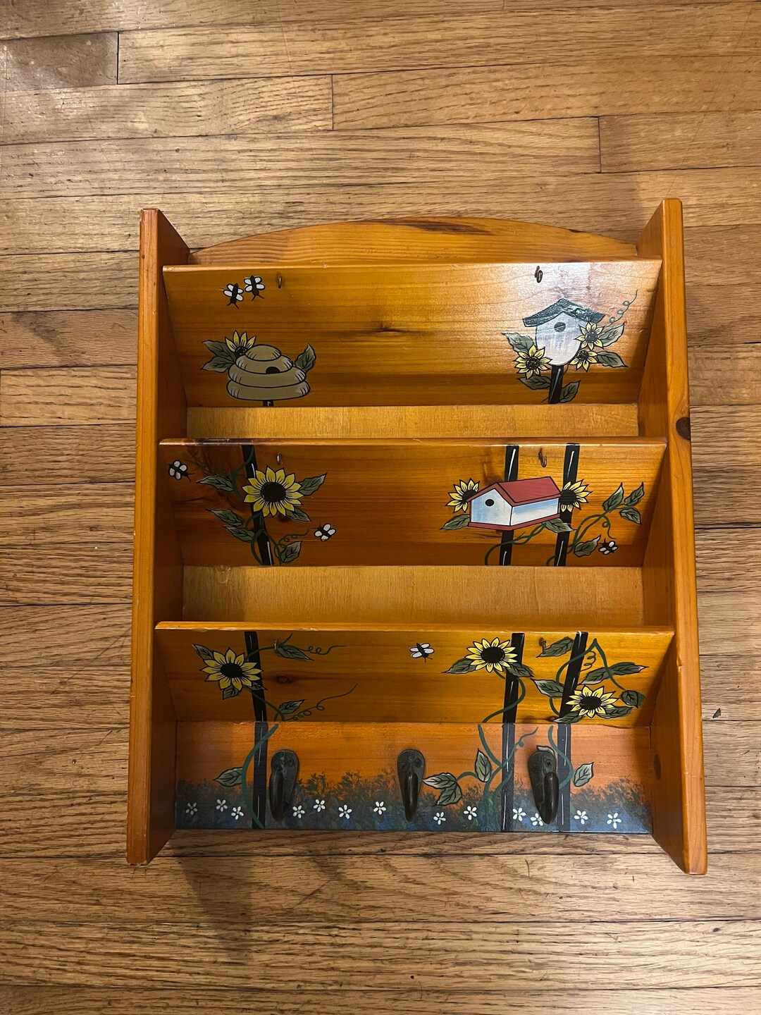 Vintage Wood Hand Painted Letter Key Holder Wall Mount. Vintage Key