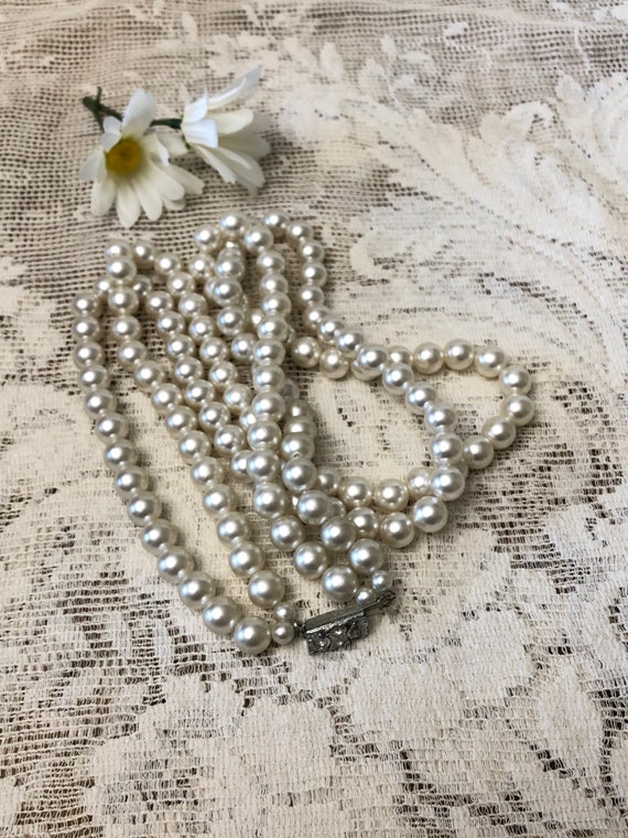 Vintage Faux Pearl Necklace - image 1