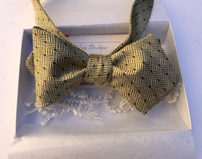 Silk Bow Tie for men-Yellow-Summertime-Unique Bow Tie self-tie Handcraft