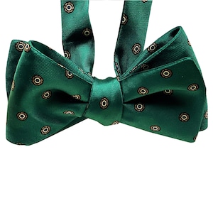 Silk Bow Tie - Daisy - Floral Green Bow Tie - One-of-a-kind, Handcraft, self-tie