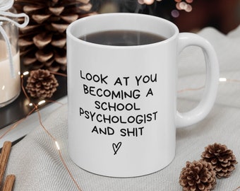 Taza "Mira lo que estás haciendo para convertirte en psicólogo escolar" - Regalo para psicólogo escolar - Regalo para psicólogo escolar - Regalo de psicología escolar - Futuro psicólogo escolar