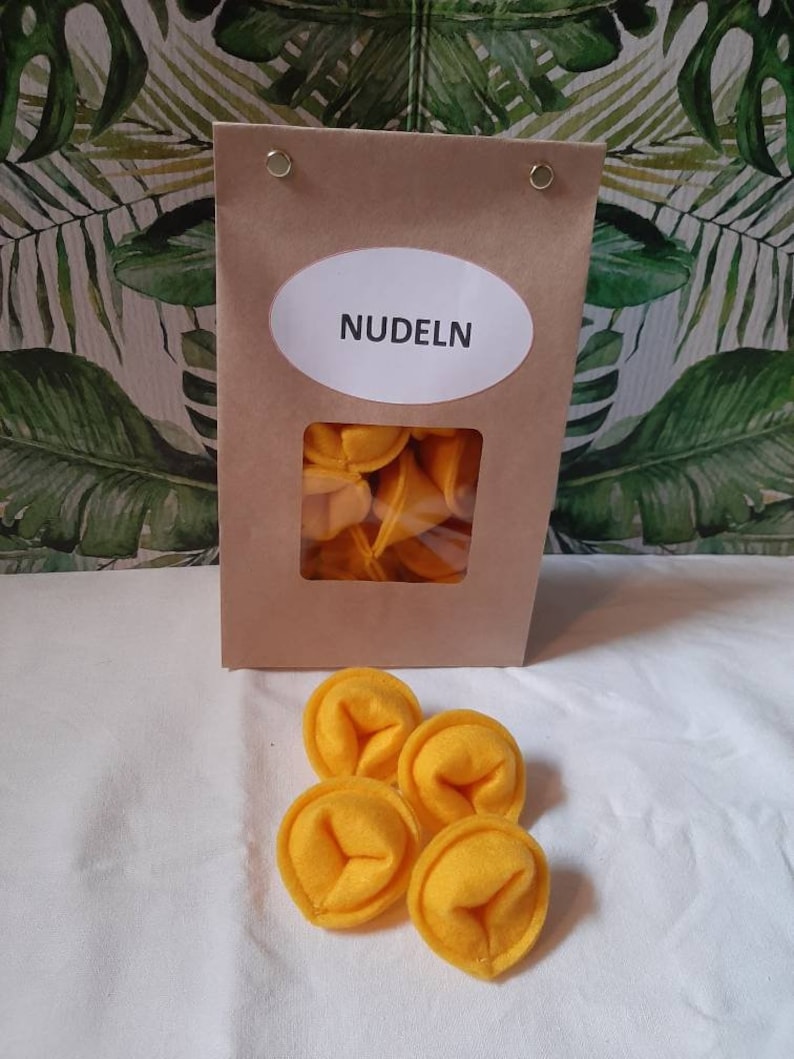 Nudeln Tortellini aus Filz für die Puppenküche oder den Kaufmannsladen, 1Packung mit 10 Tortellini aus Filz, Zubehör für die Puppenküche Bild 8