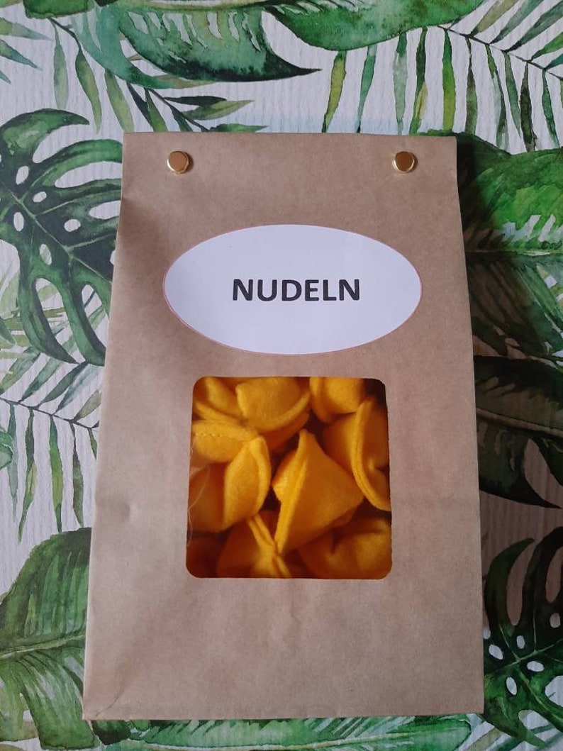 Nudeln Tortellini aus Filz für die Puppenküche oder den Kaufmannsladen, 1Packung mit 10 Tortellini aus Filz, Zubehör für die Puppenküche Bild 6