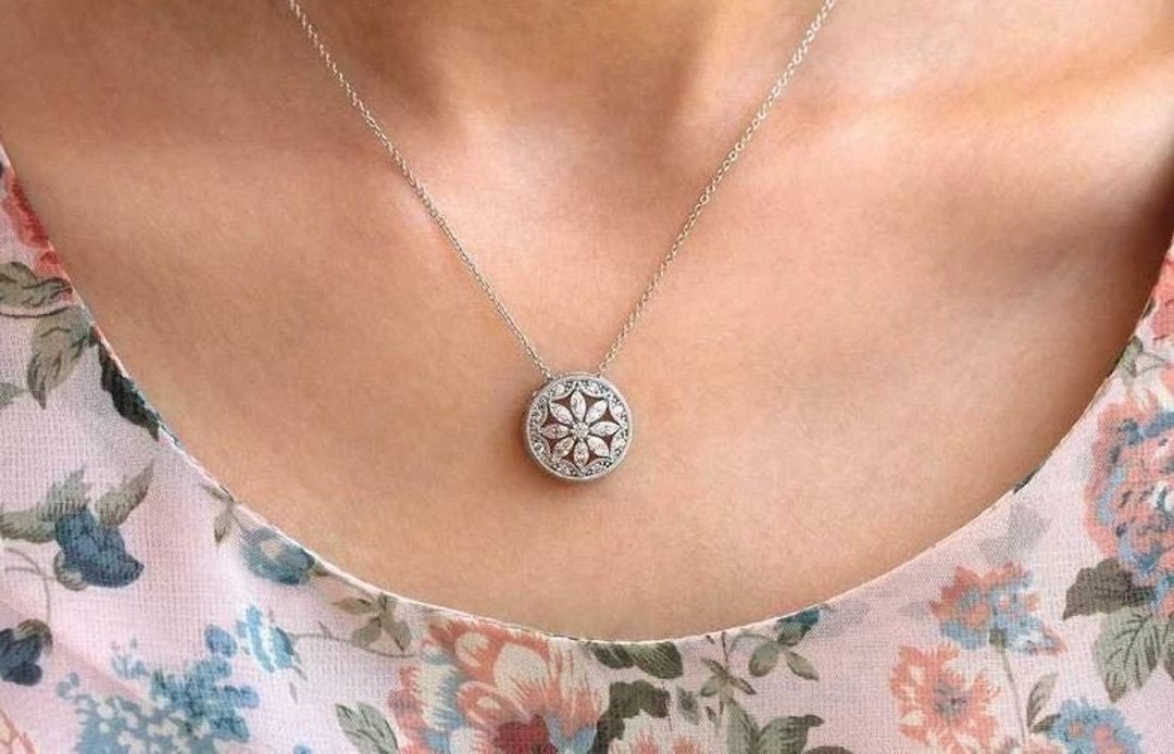 Art Deco Vintage Pendant / Woman's Wedding Engagement Gift Pendant