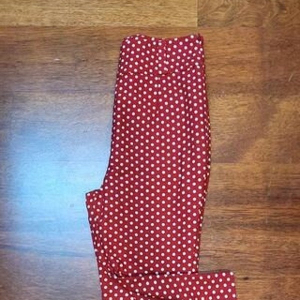 Retro Red high waisted Capri pants with Polka dots size 8