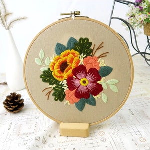 Floral Embroidery craft kit with a beautiful floral pattern, for 20 cm hoop (options available)