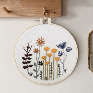 Meadow Flowers Embroidery craft kit with an enchanting pattern, for 20 cm hoop (options available)
