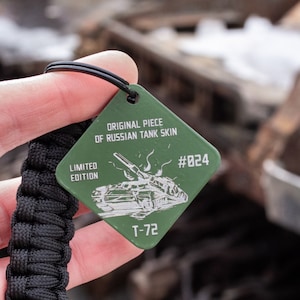 Paracord recycled tank skin keychain, War memorabilia, Mens military keychain made in Ukraine, Piece of russian tank, Gift for him