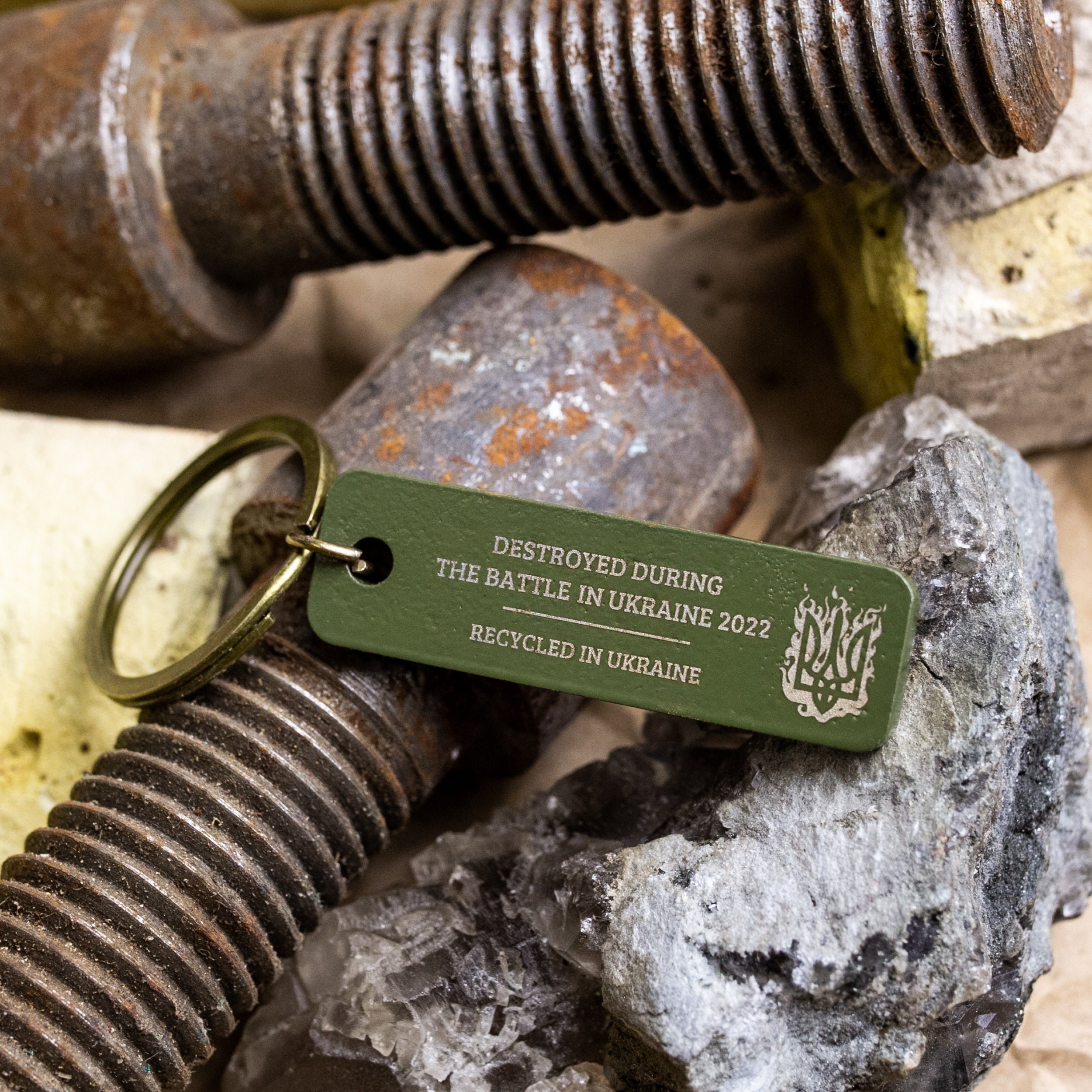 Hergestellt In Der Ukraine Aus Recyceltem Material, Gravierter