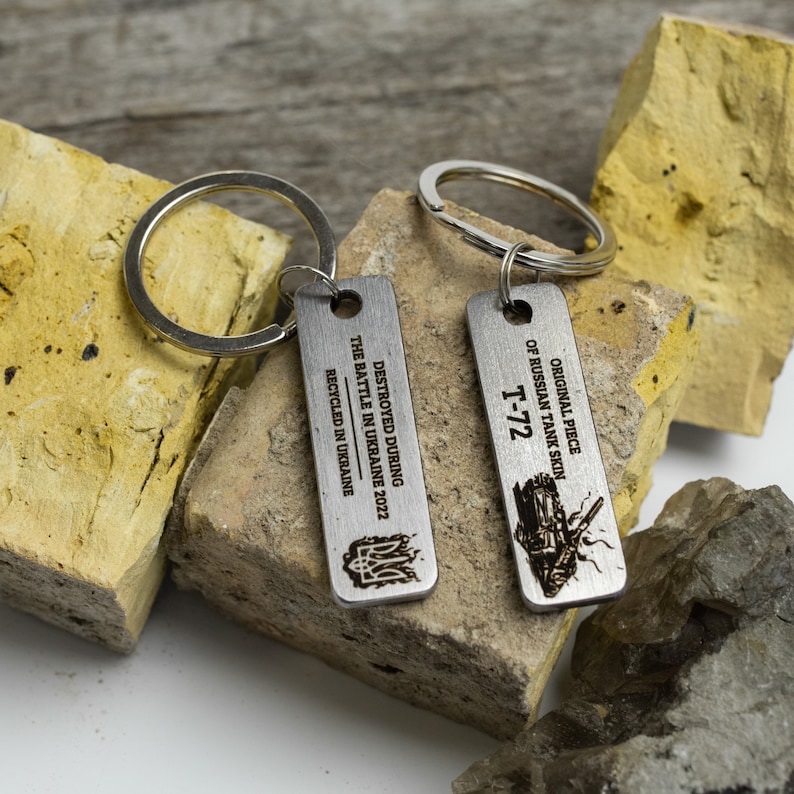 Ukraine keychain made from piece of destroyed russian tank, Military gift for veteran, Key fob for men zdjęcie 6