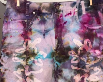 wobbly flowery sturdy shorts