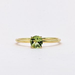 14k Gold Peridot Ring Stackable Gold Ring Dainty Ring Minimalist Daily Ring Peridot Gold Ring August Birthstone Engagement Ring Gift For Her zdjęcie 1