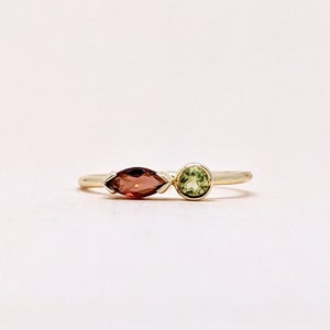 14k Gold Garnet and Peridot Ring, Art Deco Multi Stone Design