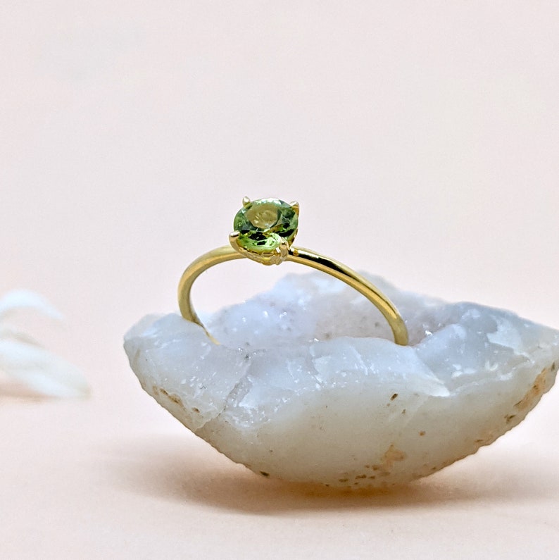 14k Gold Peridot Ring Stackable Gold Ring Dainty Ring Minimalist Daily Ring Peridot Gold Ring August Birthstone Engagement Ring Gift For Her zdjęcie 5