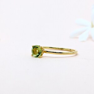 14k Gold Peridot Ring Stackable Gold Ring Dainty Ring Minimalist Daily Ring Peridot Gold Ring August Birthstone Engagement Ring Gift For Her zdjęcie 7