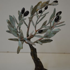 Kleiner Bronze Olivenbaum