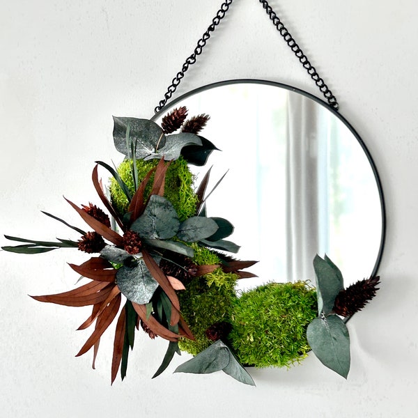 Miroir décoré de mousse et plantes stabilisées