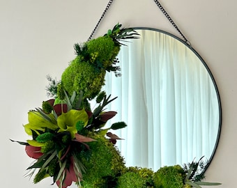 Miroir décoré de mousse et plantes stabilisées