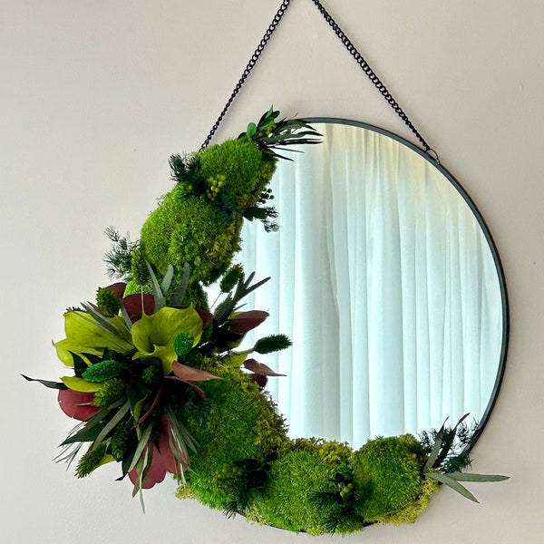 Miroir décoré de mousse et plantes stabilisées