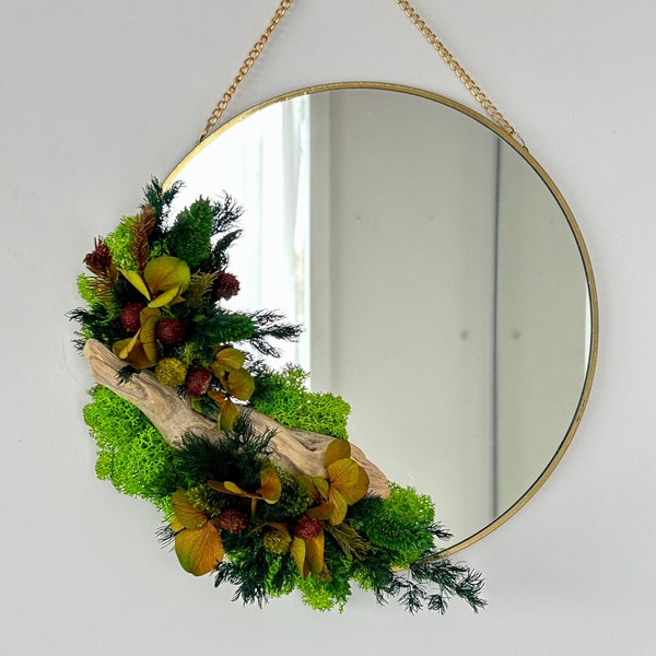 Miroir décoré de lichen et plantes stabilisées