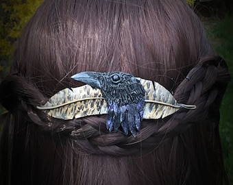 Raven Cosplay Hair Pin, Gothic Hair Clip. Sculpted Polymer Clay Black Crow and Feather Hair Barrette, Cosplay Accessory