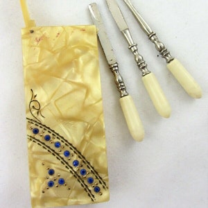 Art Deco giallo Celluloide Manicure Set con attrezzi