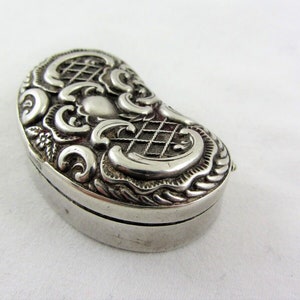 Stunning Antique Silver Pill Box Jelly Bean Shape Adie and Lovekin 1902