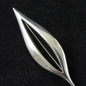 Broche vintage moderniste en argent sterling Just Andersen, danoise, feuille 808